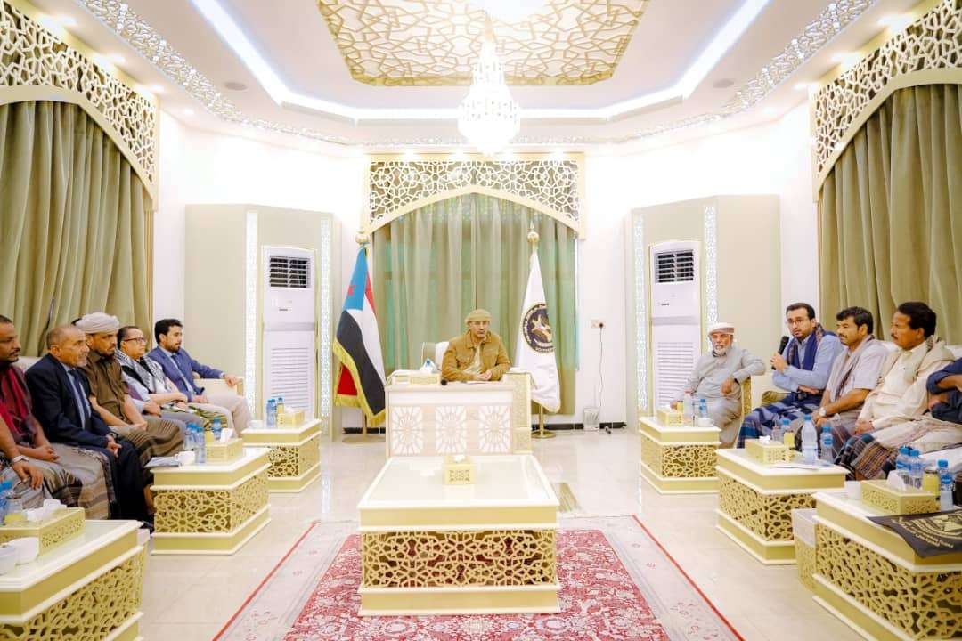الرئيس الزُّبيدي يستقبل ممثلي شبوة في الجمعية الوطنية ومجلس المستشارين