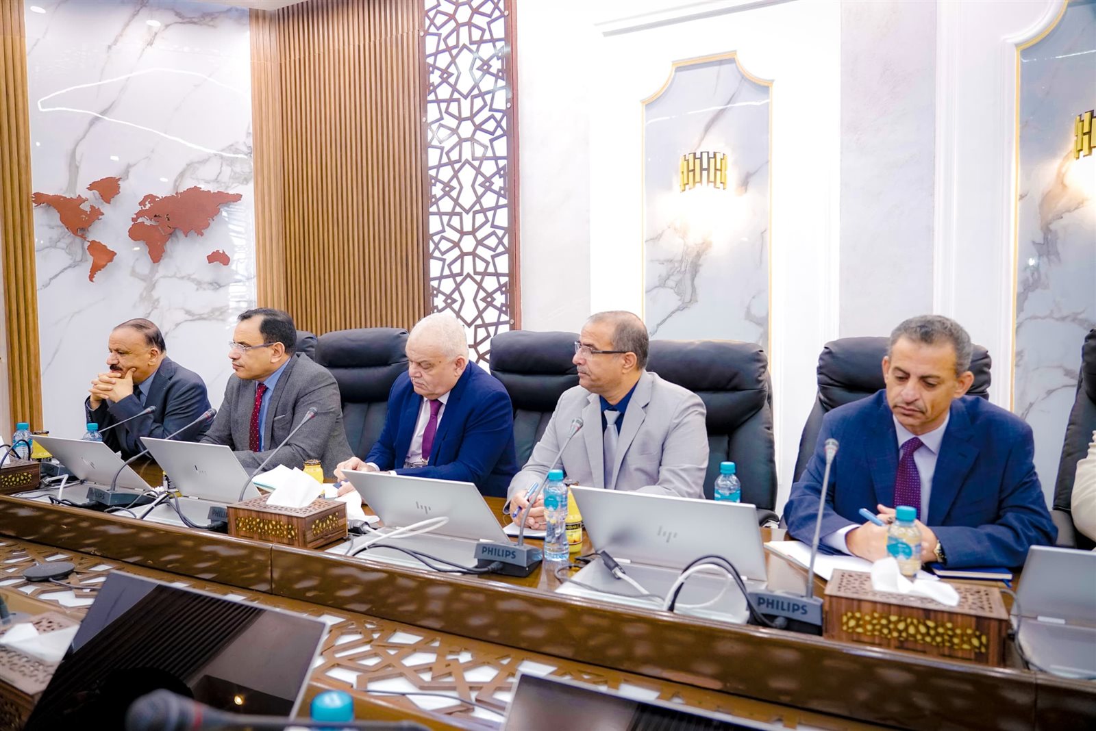 الرئيس الزُبيدي يؤكد دعمه للجهاز المركزي للرقابة والمحاسبة