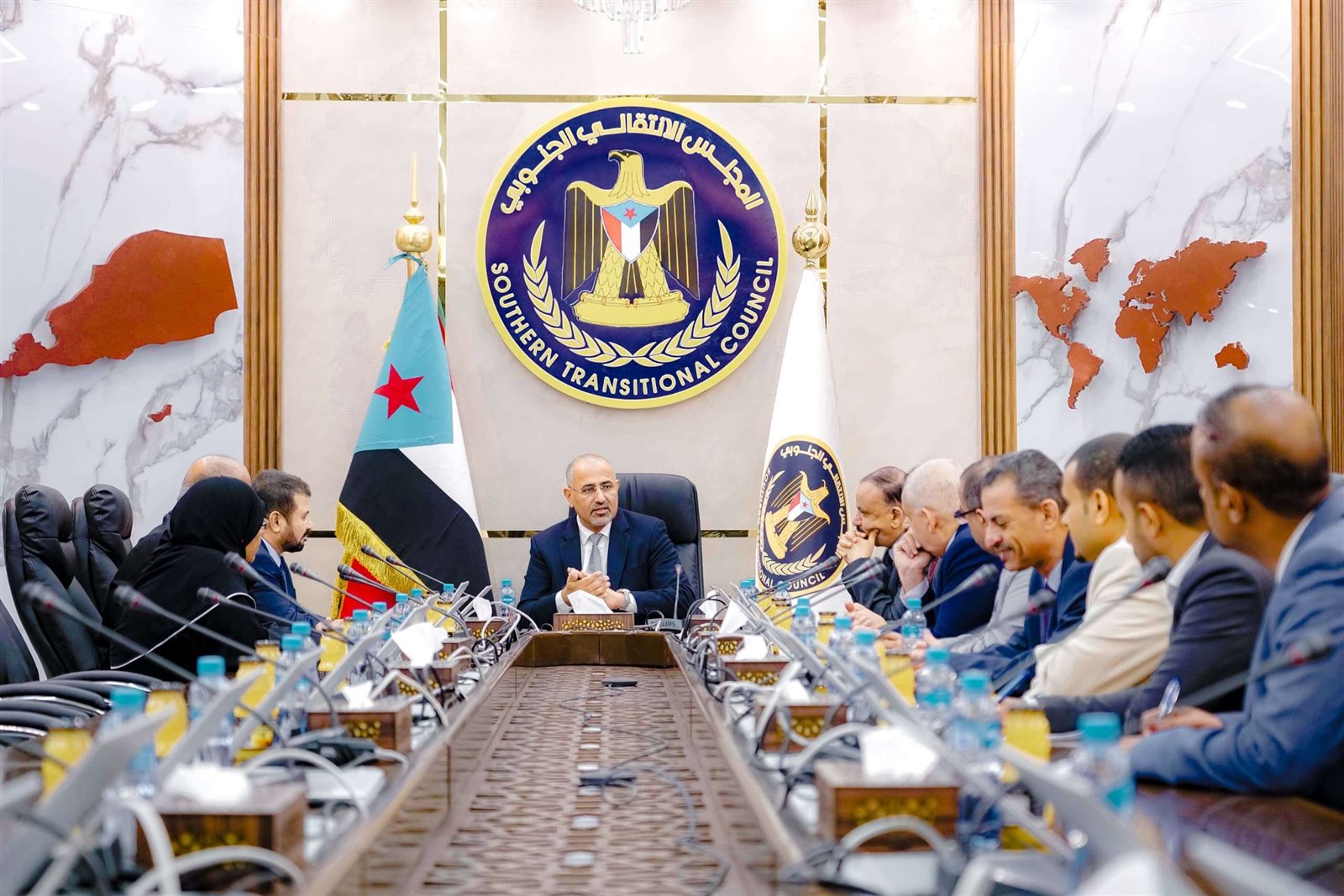 الرئيس الزُبيدي يؤكد دعمه للجهاز المركزي للرقابة والمحاسبة