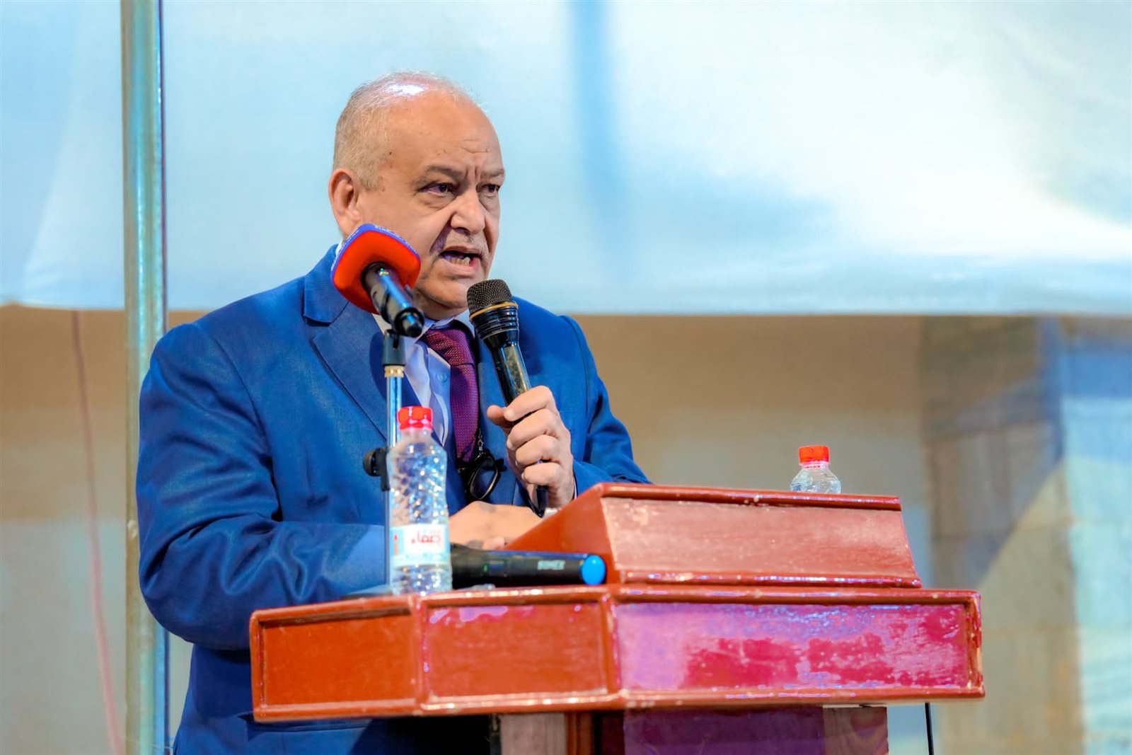 وزير الخدمة المدنية والتأمينات د. عبدالناصر الوالي
