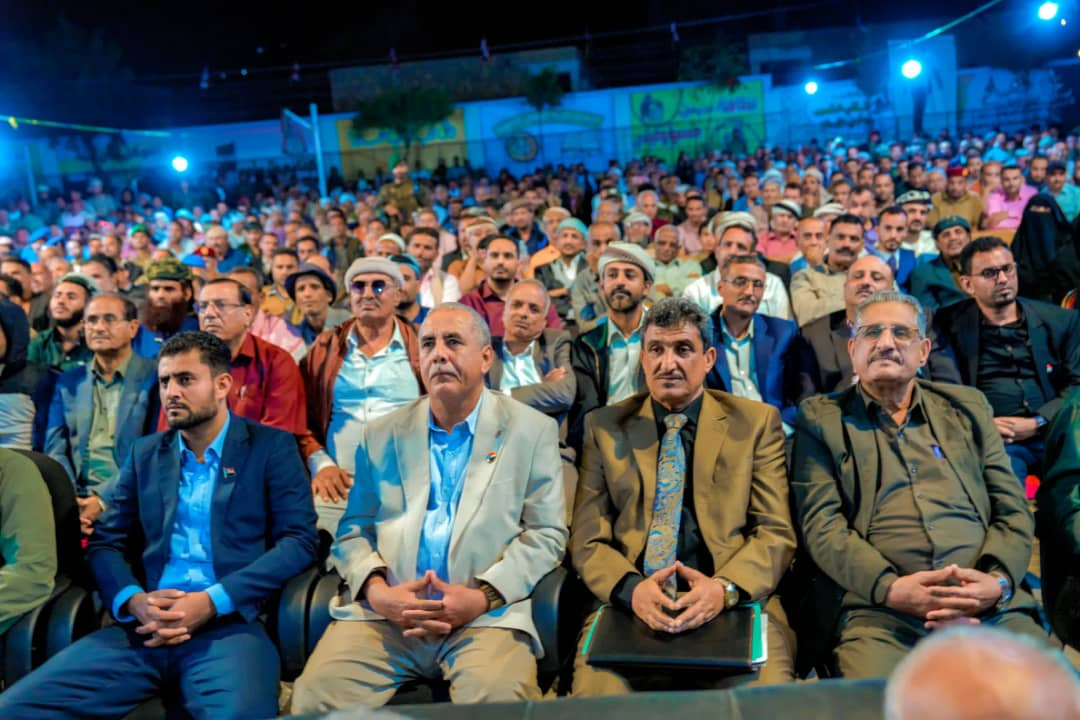 الرئيس الزُبيدي يزور الضالع ويلتقي قيادات المحافظة