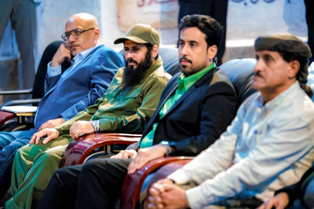 الرئيس الزُبيدي يزور الضالع ويلتقي قيادات المحافظة