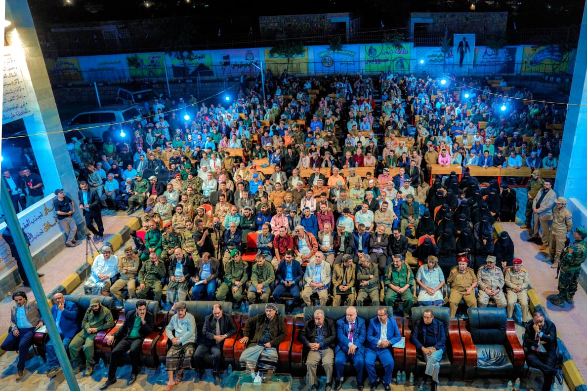الرئيس الزُبيدي يزور الضالع ويلتقي قيادات المحافظة