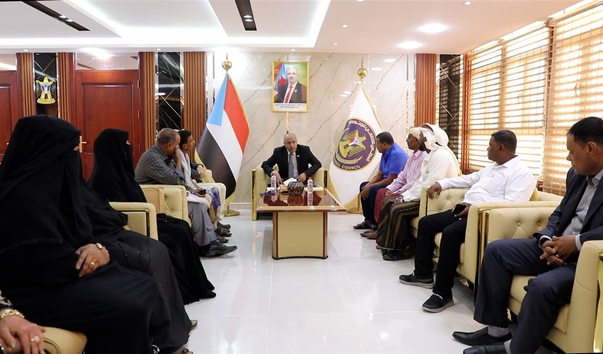 الكثيري يلتقي كتلة