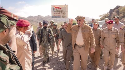 الرئيس الزُّبيدي يزور محافظة الضالع ويعقد لقاءً موسعاً بقياداتها السياسية والعسكرية