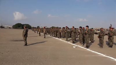 بعرض عسكري مهيب.. الحزام الأمني بلحج يدشن عامه التدريبي الجديد 