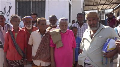 وقفة احتجاجية للمتقاعدين بأبين للمطالبة بمرتبات شهر ديسمبر المنصرم 