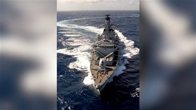 إحباط هجوم حوثي في البحر الأحمر بـ 18 مسيّرة وصواريخ كروز