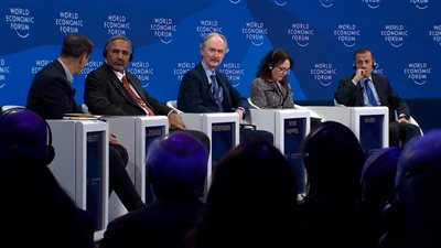 الرئيس عيدروس الزُبيدي: المصلحة الدولية تقضي ضرب البُنى التحتية للحوثيين