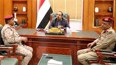 محافظ حضرموت يطلع مستوى جاهزية الوحدات بالمنطقة العسكرية الثانية