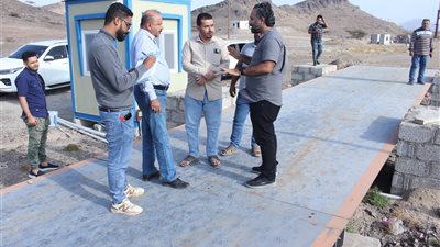 لجنة صندوق الطرق تتسلم الميزان الثابت في عقان بمحافظة لحج