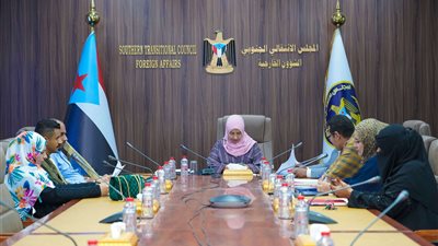 هيئة الإغاثة والأعمال الإنسانية تبحث سبل الاهتمام بأسر الشهداء والجرحى