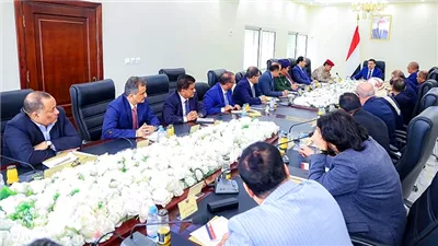 تقرير.. الحكومة وتدهور العملة.. لا حلول جذرية ولا حضور حقيقي