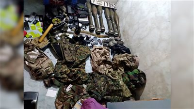 مداهمة وكر للإرهابيين في عدن تطيح بذخائر صاروخية وأجهزة تتبع نوعية (تقرير)