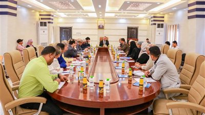 وزير النقل يحذر من الكوارث البيئية لتصعيد الحوثيين بالبحر الاحمر والعربي ومضيق باب المندب