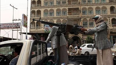 مليشيات الحوثي تختطف موظفين طالبوا برواتبهم بالحديدة