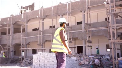   تواصل أعمال بناء مشروع مجمع الحمزة التعليمي في مدينة الضالع