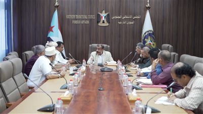 اللواء بن بريك يطّلع على سير تجهيزات مستشفى عدن الخيري ومركز غسيل الكلى