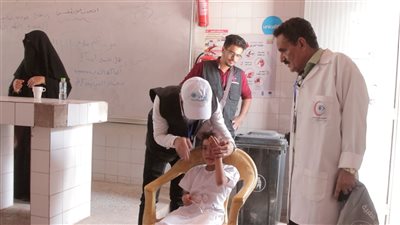 تدشين برنامج صحة العين المدرسية في مديرية المنصورة في العاصمة عدن