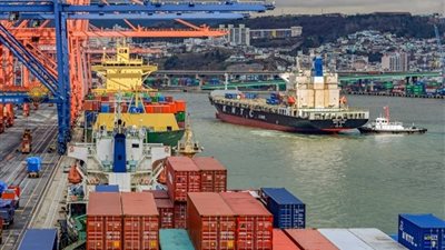 التوتر في البحر الأحمر يرفع تكاليف الشحن من أوروبا لكوريا الجنوبية