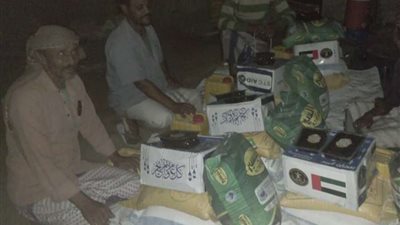 انتقالي أحور يدشن توزيع السلال الغذائية على أسر الشهداء بالمديرية