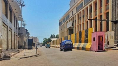 خبراء اقتصاديون يجمعون على أهمية قرارات وعقوبات مركزي عدن 