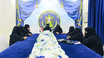 انتقالي حضرموت يعقد لقاءً تشاورياً برؤساء أقسام المرأة والطفل ومديري المدارس بالمديريات