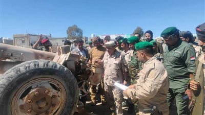 رئيس هيئة العمليات المشتركة يتفقد مسرح العمليات القتالية بجبهة يافع الحدودية