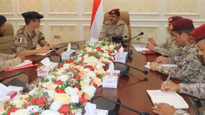 وزير الدفاع: الحوثيون مستمرون في استغلال الاتفاقيات في ظل تراخي دولي