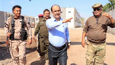 السلطة المحلية بدارسعد تتفقد مشروع تأهيل مركز رعاية المعاقين