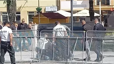 إصابة رئيس الوزراء السلوفاكي روبرت فيتسو بطلق ناري ونقله إلى المستشفى 