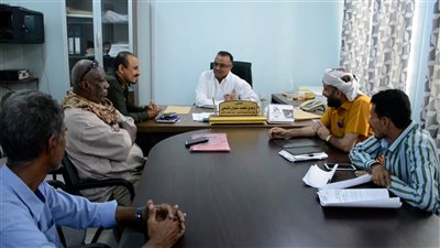 اجتماع يناقش سير أداء مكتب الواجبات الزكوية بمديرية التواهي 