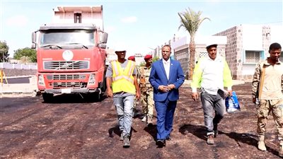 الوزير الزعوري يتفقد مشروع إعادة تأهيل شوارع مستشفى ذوي الاحتياجات الخاصة بعدن