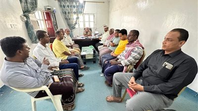 تنفيذية انتقالي الشحر تكرم قسم الإصحاح البيئي بمكتب أشغال المديرية