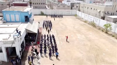 شرطة الشحر تنظم عروضاً عسكرية في اختتام برنامجها التدريبي لوحداتها 