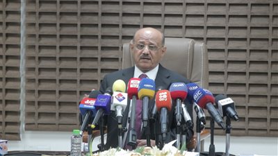 محافظ البنك المركزي عدن يكشف تداعيات الإجراءات الأخيرة على مليشيا الحوثي