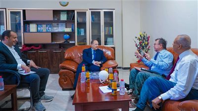 رئيس الشؤون الخارجية يستقبل باحثاً فرنسياً لمناقشة التعاون الثقافي