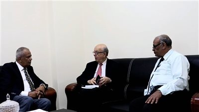 رئيس مركز البحوث ودعم القرار يستعرض مسارات القضية الجنوبية 