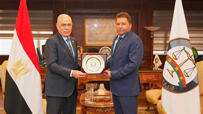 النائب العام يبحث مع نظيره المصري سبل تعزيز التعاون القضائي