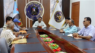   انتقالي العاصمة عدن يقف أمام عمل الإدارات في المديريات 