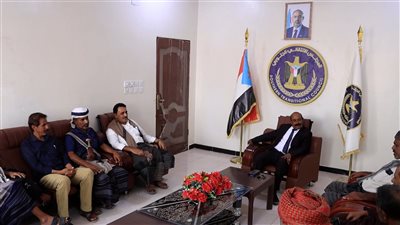 انتقالي شبوة يناقش التحديات التي تواجه عمل اللجنة التحضيرية لنقابة عمال الجنوب 