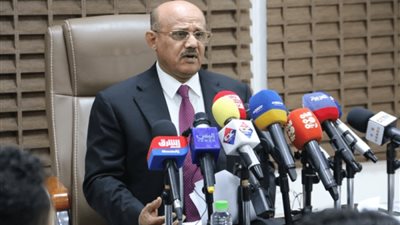 محافظ البنك المركزي يصدر قراراً بإيقاف تراخيص 5 شركات ومنشآت صرافة مخالفة