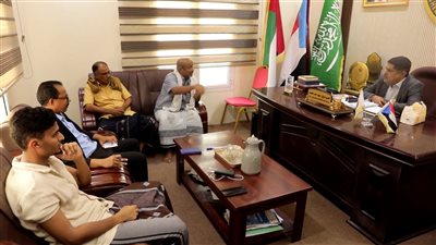   قيادة انتقالي حضرموت تطلع على عمل هيئة الأراضي ومكتب الأشغال في غيل باوزير