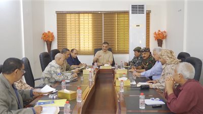 اللجنة الأمنية بالعاصمة عدن تُسلم ملف قضية اختطاف 