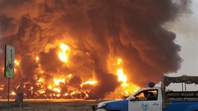 مشاهد للغارات الإسرائيلية على ميناء الحديدة اليمنية