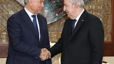 الرئيس الجزائري يبحث مع رئيس مجلس الدوما الروسي تعزيز العلاقات الثنائية