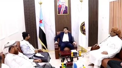 رئيس انتقالي المهرة يطلع على نشاط جمعية المعاقين بالمحافظة 