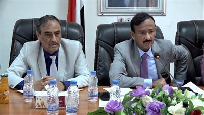 محافظ شبوة يعلن دخول مشروع الطاقة الشمسية حيز التنفيذ بدعم إماراتي