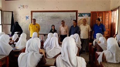 قيادة انتقالي دار سعد تشيد بمستوى إقبال الطلاب وانتظام العملية التعليمية 