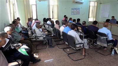 محافظ أبين يطلع على تقارير إيرادات المكاتب الخدمية بالمحافظة 